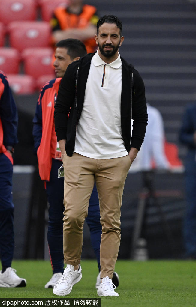 曼联主帅鲁本·阿莫林：信任与质疑交织，未来何去何从？